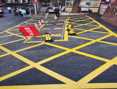 开封开封厂区划线，园区停车场划线，车库标识标线